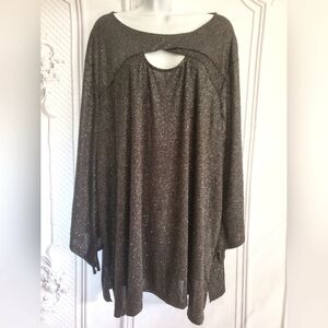 E & K NWOT Holiday Top